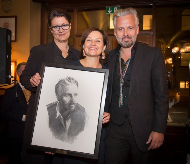 The Portraits In Theatercaféen